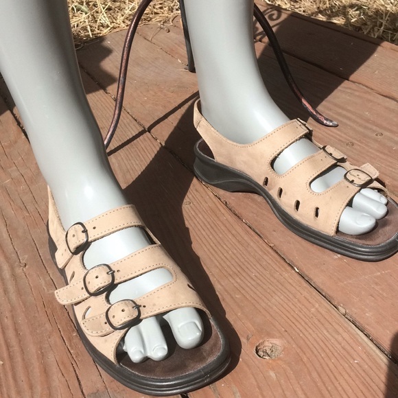 clarks springer sandals